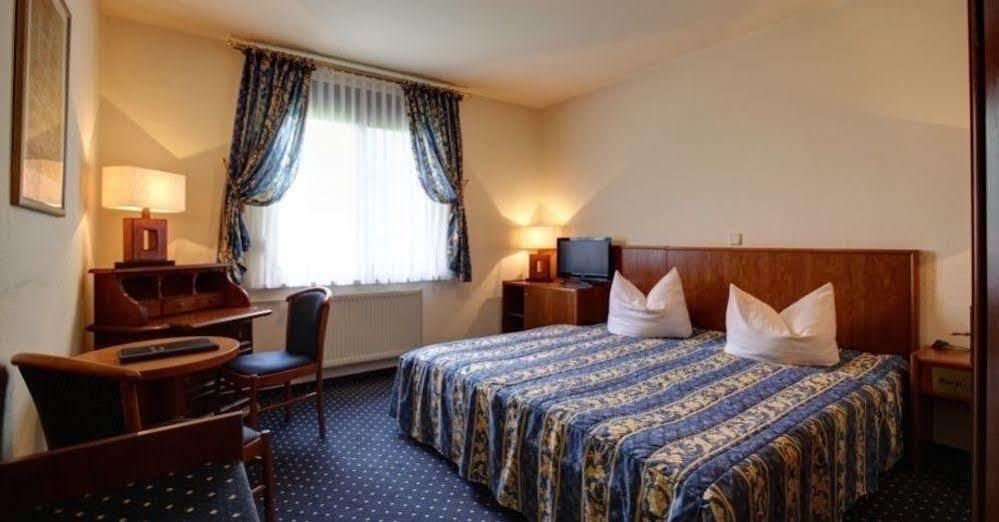 Garni-Hotel Kranich Potsdam Extérieur photo
