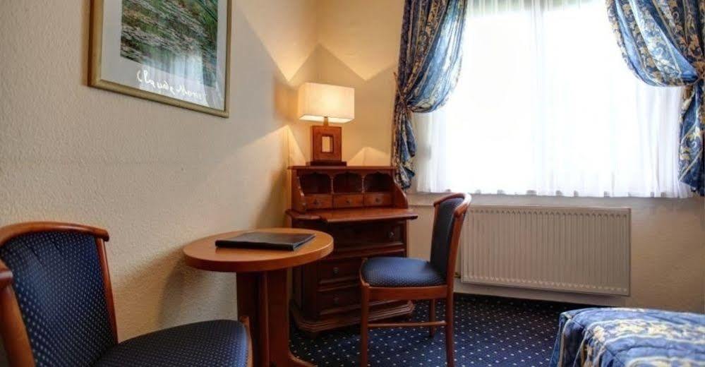 Garni-Hotel Kranich Potsdam Extérieur photo